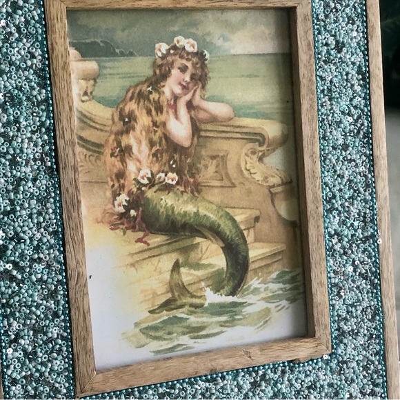 New! Wood Blue Beaded Photo Frame - Picture 3 of 6